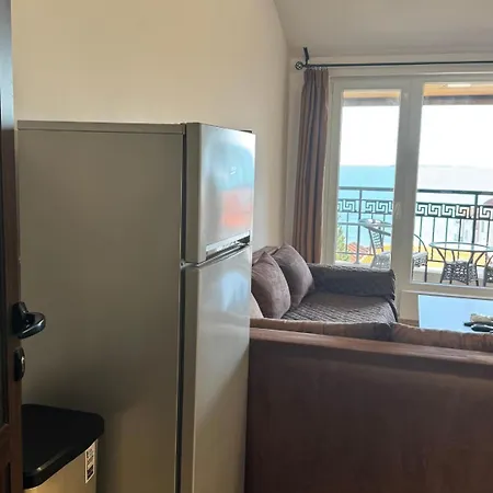 Апартаменты Marina Bay Saint Vlas