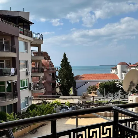 Апартаменты Marina Bay Saint Vlas