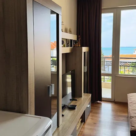 Marina Bay Saint Vlas *