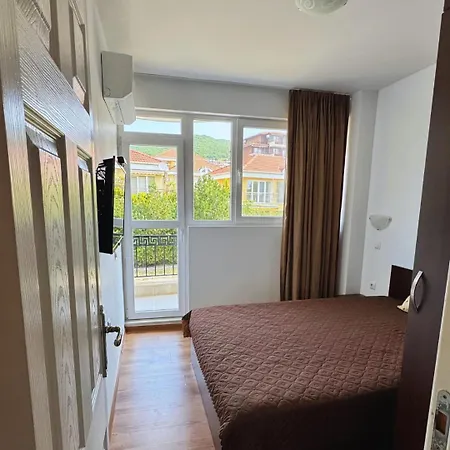 Marina Bay Saint Vlas Apartment
