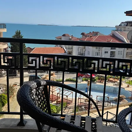 Marina Bay Saint Vlas Апартаменты