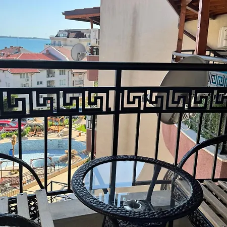Marina Bay Saint Vlas Apartment
