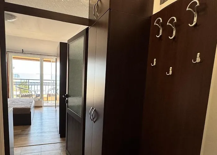 Marina Bay Saint Vlas Apartman *