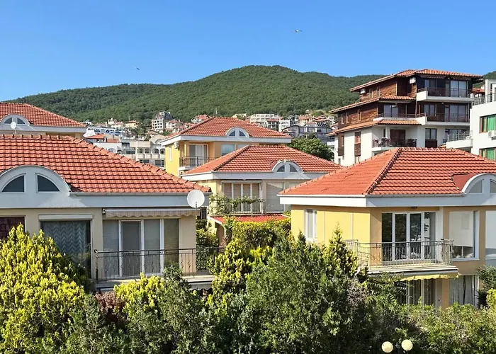 Marina Bay Saint Vlas *